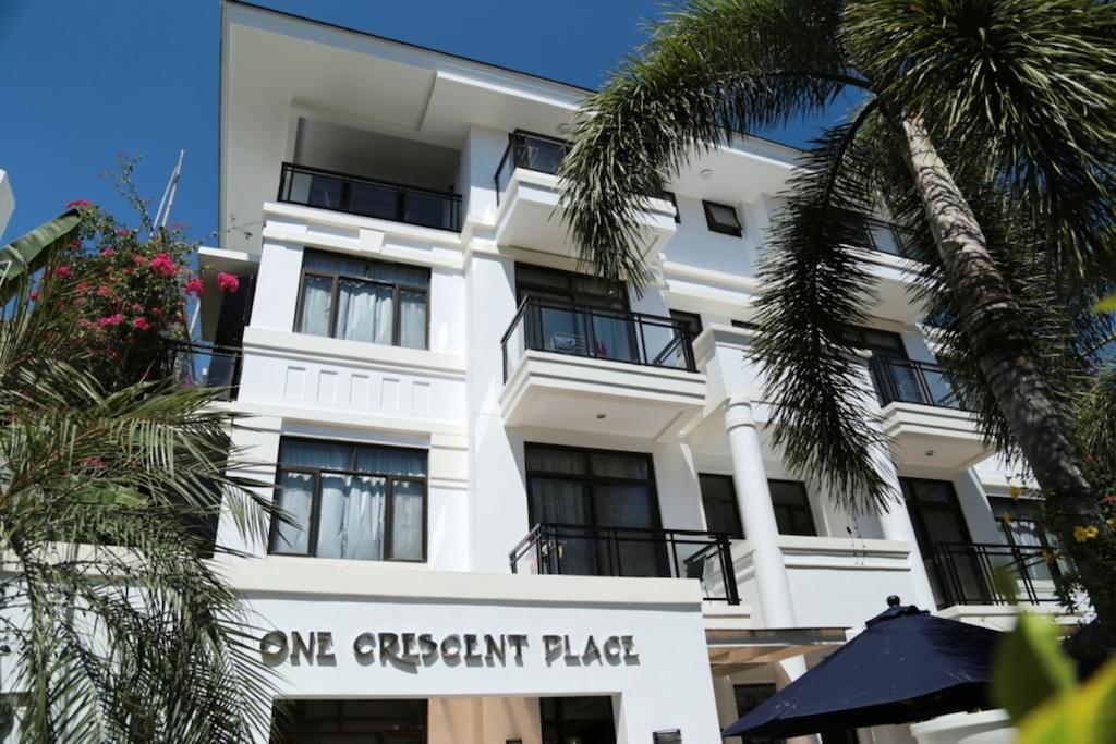 One Crescent Place Hotel Balabag  Exterior foto